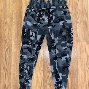 Neely Camo Pants